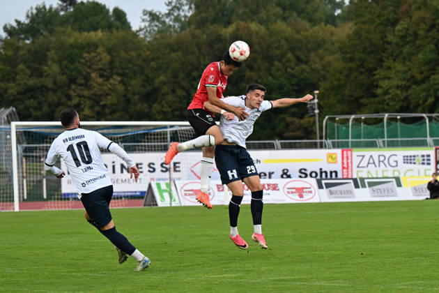 September 11, 2026, GER, Soccer, Regionalliga Nord, Matchday 8, 2026–2027 Season, Oldenburg, Marschweg Stadium, VfB Oldenburg vs. Hannover 96 II U23 Asuma IKARI Hannover 96 II U23 15 Mats FACKLAM VfB Oldenburg 29 Oldenburg Marschweg Stadium Lower Saxony Germany Copyright: xnordphotoxGmbHx xRojahnx