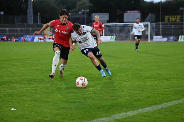 September 11, 2026, GER, Soccer, Regionalliga Nord, Matchday 8, 2026–2027 Season, Oldenburg, Marschweg Stadium, VfB Oldenburg vs. Hannover 96 II U23, Tackle by Nico KNYSTOCK, VfB Oldenburg 44, Oldenburg, Marschweg Stadium, Lower Saxony, Germany Copyright: xnordphotoxGmbHx xRojahnx