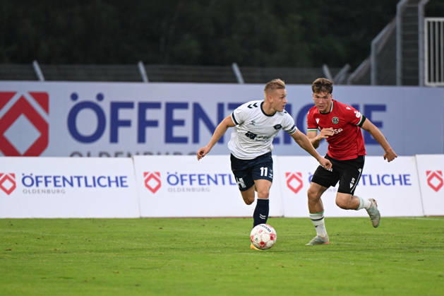 September 11, 2026, GER, Soccer, Regionalliga Nord, Matchday 8, 2026–2027 Season, Oldenburg, Marschweg Stadium, VfB Oldenburg vs. Hannover 96 II U23 Kai PRÖGER PROEGER VfB Oldenburg 11 Julius MEUSEL Hannover 96 II U23 14 Oldenburg Marschweg Stadium Lower Saxony Germany Copyright: xnordphotoxGmbHx xRojahnx