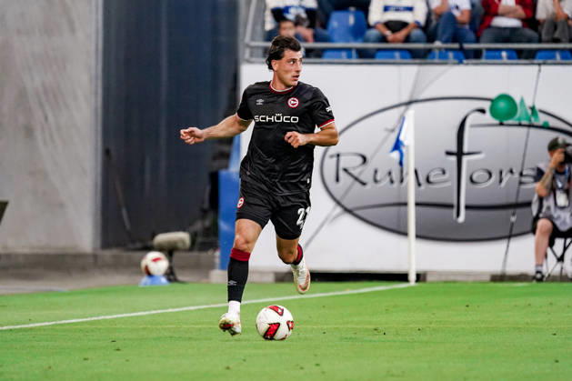 Germany Soccer Season 2026–2027, 2. Bundesliga, Matchday 5, SV Darmstadt 98 vs. Arminia Bielefeld, Merck Stadium at Böllenfalltor, Darmstadt, Stefano Russo, Arminia Bielefeld, 21 on the ball, Darmstadt in possession, Merck Stadium at Böllenfalltor, Germany Copyright: xBennetxLongx