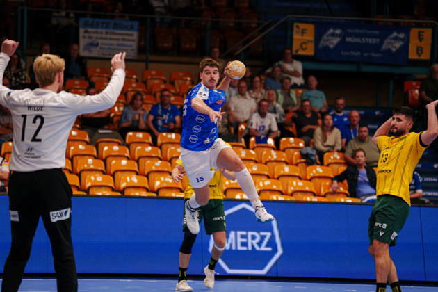 2nd Handball Bundesliga, Matchday 3: Dessau Roßlauer HV 06 vs. VfL Eintracht Hagen, Marcel Nowak, Dessau Roßlauer HV 06, 15 taking a jump shot on September 11, 2026, at the Anhalt Arena, Dessau-Roßlau, Saxony-Anhalt, Dessau-Roßlau, Anhalt Arena, Saxony-Anhalt, Germany