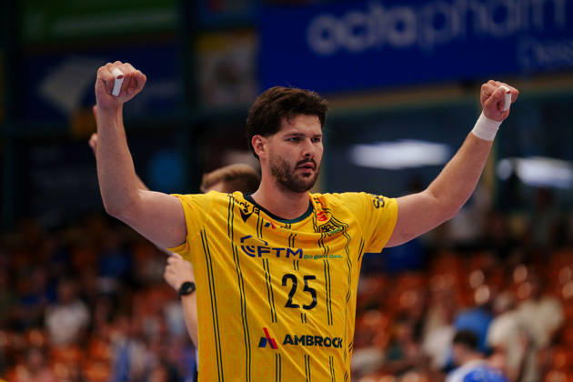 2nd Handball Bundesliga, Matchday 3: Dessau Roßlauer HV 06 vs. VfL Eintracht Hagen. Philip Jungemann of VfL Eintracht Hagen, 25, raises his fists on September 11, 2026, at the Anhalt Arena, Dessau-Roßlau, Saxony-Anhalt; Dessau-Roßlau, Anhalt Arena, Saxony-Anhalt, Germany