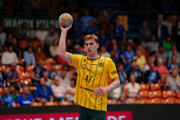 2nd Handball Bundesliga, Matchday 3: Dessau Roßlauer HV 06 vs. VfL Eintracht Hagen, Dustin Kraus (VfL Eintracht Hagen), 47 at the tip-off on September 11, 2026, at the Anhalt Arena, Dessau-Roßlau, Saxony-Anhalt, Dessau-Roßlau, Anhalt Arena, Saxony-Anhalt, Germany