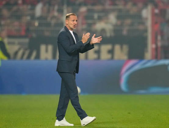 Mauro Lustrinelli, head coach of 1. FC Union Berlin, gesturing; GER, 1. FC Union Berlin vs. FC Schalke 04, Bundesliga, Matchday 3, 2026–27 season, Stadion An der Alten Foersterei, Berlin, September 11, 2026 DFL REGULATIONS PROHIBIT ANY USE OF PHOTOGRAPHS AS IMAGE SEQUENCES AND OR QUASI-VIDEO GER, 1 FC Union Berlin vs. FC Schalke 04, Bundesliga 1, Matchday 3, 2026–27 season, September 11, 2026, Berlin Copyright: xEibner-Pressefoto ScottxColemanx EP_SCN