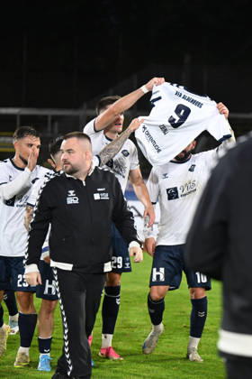 September 11, 2026, GER, Soccer, Regionalliga Nord, Matchday 8, 2026–2027 Season, Oldenburg, Marschwegstadion, VfB Oldenburg vs. Hannover 96 II U23 GOOOOOAL! 4–3 for VfB Oldenburg—after trailing 0–3, Mats FACKLAM (VfB Oldenburg, 29) scores, and then the celebration at Oldenburg’s Marschweg Stadium in Lower Saxony, Germany Copyright: xnordphotoxGmbHx xRojahnx