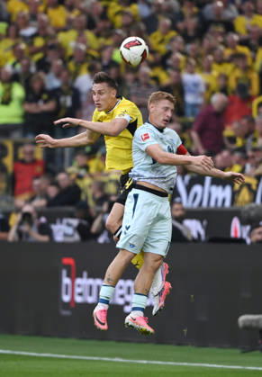 Nico Schlotterbeck (Borussia Dortmund), left, against Laurin Curda (SC Paderborn), September 12, 2026, Soccer, Bundesliga 1, 2026–2027 season, Matchday 3, Borussia Dortmund vs. SC Paderborn 07. DFL regulations prohibit any use of photographs as image sequences and or quasi-video. Dortmund, Signal Iduna Park, North Rhine-Westphalia, Germany Team2