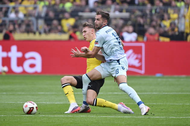 Nico Schlotterbeck (Borussia Dortmund, left) vs. Marvin Pieringer (SC Paderborn), September 12, 2026, Soccer, Bundesliga 1, 2026–2027 season, Matchday 3, Borussia Dortmund vs. SC Paderborn 07. DFL regulations prohibit any use of photographs as image sequences and or quasi-video. Dortmund, Signal Iduna Park, North Rhine-Westphalia, Germany Team2