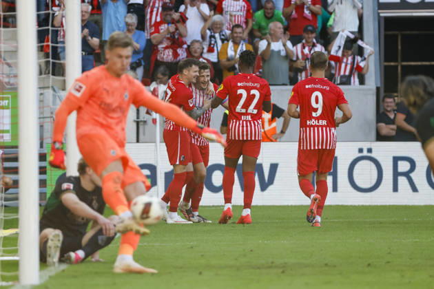 SC Freiburg celebrates Maximilian Eggestein s goal in the 5-0 win; SC Freiburg, 08; joy, excitement, positive emotions, goal, Germany, soccer, Bundesliga 1, Matchday 3, 2026–2027, SC Freiburg vs. Borussia Mönchengladbach, September 12, 2026, Freiburg im Breisgau, Europa-Park Stadium, Germany Copyright: xGrantxHubbsx