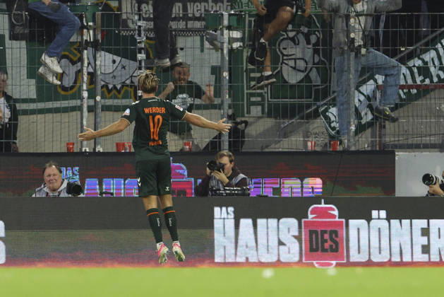 Niclas Fuellkrug of SV Werder Bremen celebrates after scoring his team s first goal during the Bundesliga match between 1. FC Köln and SV Werder Bremen at the RheinEnergieStadion on September 12, 2026, in Cologne, Germany. Photo by Oliver Kaelke, DeFodi Images. Niclas Fuellkrug of SV Werder Bremen celebrates after scoring his team’s first goal during the Bundesliga match between 1. FC Köln and SV Werder Bremen at RheinEnergieStadion on September 12, 2026 in Cologne, Germany. Photo by Oliver Kaelke, DeFodi Images. DFB and DFL regulations prohibit any use of photographs as image sequences and or quasi-video. Photo by Oliver Kaelke, DeFodi Images.