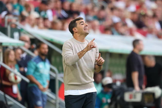 Carles Martinez, Bayer 04 Leverkusen, head coach gesturing; gestures; gesture; body language; cutout; GER; FC Augsburg vs. Bayer 04 Leverkusen; soccer; Bundesliga; Matchday 3; 2026–2027 season, September 12, 2026, DFL and DFB regulations prohibit any use of photographs as image sequences and or quasi-video, GER, FC Augsburg vs. Bayer 04 Leverkusen, soccer, Bundesliga, Matchday 3, 2026–2027 season, September 12, 2026, Augsburg Copyright: xEibner-Pressefoto JennixMaulx EP_JML