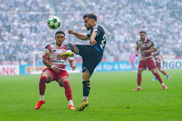 Steven van der Sloot (Fortuna Düsseldorf, No. 02) looks at the ball; Can Coskun (MSV Duisburg, No. 27) makes a spectacular save. Fortuna Düsseldorf vs. MSV Duisburg, Soccer, 3rd Division, Matchday 05, 2026–27 season, September 12, 2026, DFL regulations prohibit any use of photographs as image sequences and or quasi-video. Fortuna Düsseldorf vs. MSV Duisburg, soccer, 3. Liga, Matchday 5, 2026–27 season, September 12, 2026, Düsseldorf Copyright: xEibner-Pressefoto LukasxBaldygax EP_LBA
