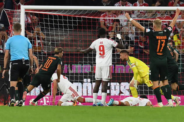 Niclas Fuellkrug of Werder Bremen celebrates his goal, which tied the score at 1-1, during the Bundesliga match between 1. FC Köln and SV Werder Bremen at RheinEnergieStadion on September 12, 2026, in Cologne, Germany. Photo by Ralf Treese, DeFodi Images. Niclas Fuellkrug of Werder Bremen celebrates with teammates after scoring his team’s first goal during the Bundesliga match between 1. FC Köln and SV Werder Bremen at RheinEnergieStadion on September 12, 2026 in Cologne, Germany. Photo by Ralf Treese, DeFodi Images. DFB and DFL regulations prohibit any use of photographs as image sequences and or quasi-video. Photo by Ralf Treese, DeFodi Images.