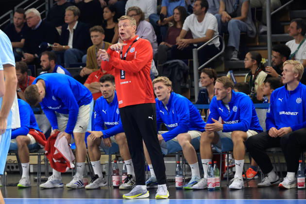 September 13, 2026, GER Germany, Handball, 1st Bundesliga, August 27, 2026, 2026–2027 season, Berlin, Fuechse Berlin vs. Gummersbach; Coach Gudjon Valur Sigurdsson, VfL Gummersbach; Gummersbach bench; nordphoto GmbH; Engler Berlin; Max Schmeling Hall, Berlin, Germany Copyright: xNordphotox xEnglerx