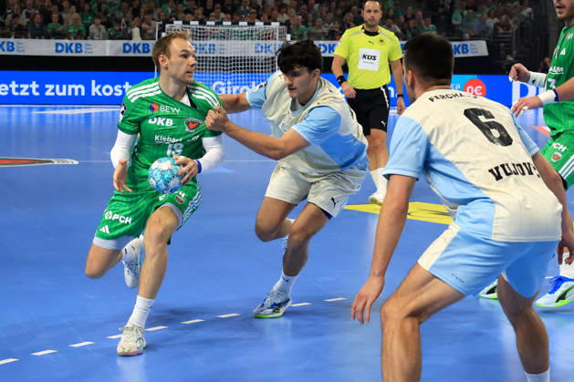September 13, 2026, GER Germany, Handball, 1st Bundesliga, August 27, 2026, 2026–2027 season, Berlin, Fuechse Berlin vs. Gummersbach, Mathias Gidsel (Fuechse Berlin 19), Nikola Roganovic (VfL Gummersbach 23), nordphoto GmbH, Engler Berlin, Max Schmeling Halle, Berlin, Germany Copyright: xNordphotox xEnglerx