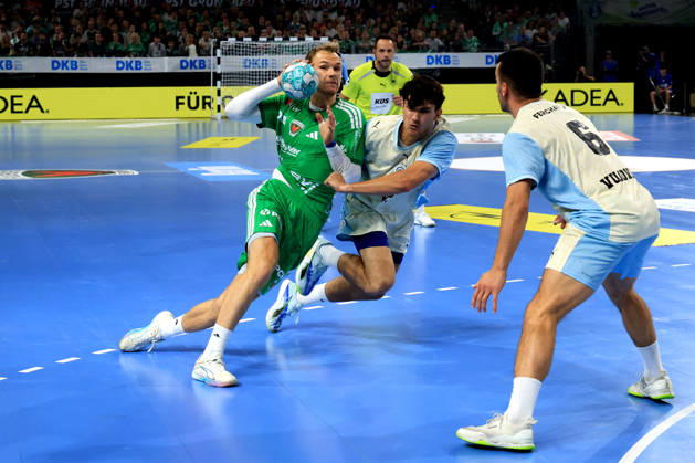 September 13, 2026, GER Germany, Handball, 1st Bundesliga, August 27, 2026, 2026–2027 season, Berlin, Fuechse Berlin vs. Gummersbach, Mathias Gidsel (Fuechse Berlin) 19, Nikola Roganovic (VfL Gummersbach) 23, Milos Vujovic (VfL Gummersbach) 6, nordphoto GmbH, Engler Berlin, Max Schmeling Hall, Berlin, Germany Copyright: xNordphotox xEnglerx