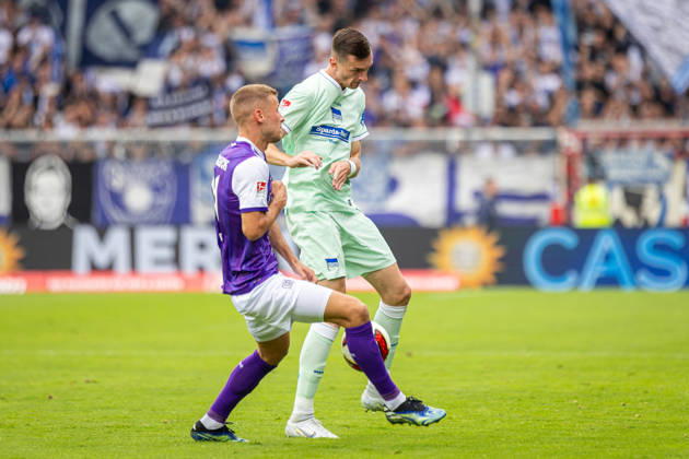 L R Adrian Beck (VfL Osnabrück), 21, in a tackle with Niklas Kolbe (Hertha BSC), 27, GER, VfL Osnabrück vs. Hertha BSC, Soccer, 2. Bundesliga, Matchday 5, 2026–2027 Season, September 13, 2026 DFL regulations prohibit any use of photographs as image sequences and or quasi-video GER, VfL Osnabrück vs. Hertha BSC, soccer, 2. Bundesliga, Matchday 5, 2026–2027 season, September 13, 2026 Osnabrück Copyright: xEibner-Pressefoto JanxRollingerx EP_JSK