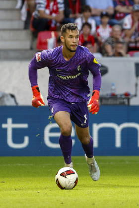 Mio Backhaus, SC Freiburg, No. 1 on the Ball, Germany, Soccer, Bundesliga 1, Matchday 3, 2026–2027, SC Freiburg vs. Borussia Mönchengladbach, September 12, 2026, Freiburg im Breisgau, Europa-Park Stadium, Germany Copyright: xGrantxHubbsx