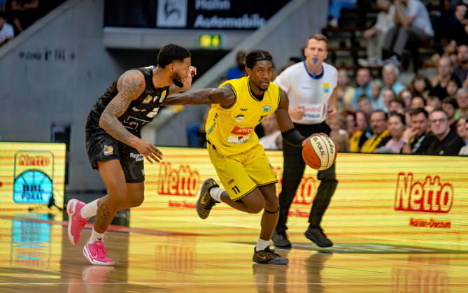 Tyrel Morgan (Kreisbau Kirchheim Knights), 11 vs. David Joplin (MHP Riesen Ludwigsburg), 02 Kreisbau Kirchheim Knights vs. MHP Riesen Ludwigsburg, Basketball, Netto BBL Cup, Cup Game, 2026–2027 Season, September 13, 2026, Kreisbau Kirchheim Knights vs. MHP Riesen Ludwigsburg, Basketball, Netto BBL Cup, Cup Game, 2026–2027 Season, September 13, 2026, Göppingen Copyright: xEibner-Pressefoto DavidexDixGiovannix EP_DGI
