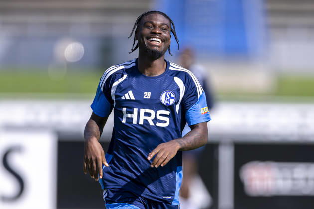 September 15, 2026, Soccer, FC Schalke 04 Junior Training Dina Ebimbe FC Schalke 04 Laughs Gelsenkirchen FC Schalke 04 Training Facility NRW Germany xRHR PHOTO YYx Copyright: RHR-FOTOx RHR-FOTO YY