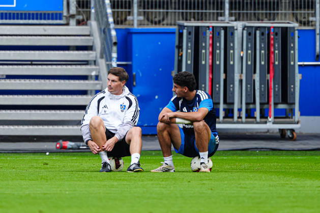 Merlin Polzin, Hamburger SV, Coach; Martin Adeline, Hamburger SV, 05 GER, Hamburger SV Practice, Soccer, Bundesliga 1, 2026–2027 Season, September 15, 2026 GER, Hamburger SV practice, soccer, Bundesliga 1, 2026–2027 season, September 15, 2026 Hamburg Copyright: xEibner-Pressefoto MarcelxvonxFehrnx EP_MFN