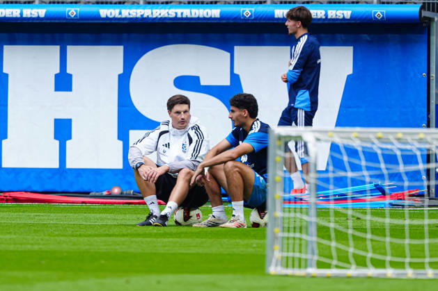 Merlin Polzin, Hamburger SV, Coach; Martin Adeline, Hamburger SV, 05 GER, Hamburger SV Practice, Soccer, Bundesliga 1, 2026–2027 Season, September 15, 2026 GER, Hamburger SV practice, soccer, Bundesliga 1, 2026–2027 season, September 15, 2026 Hamburg Copyright: xEibner-Pressefoto MarcelxvonxFehrnx EP_MFN