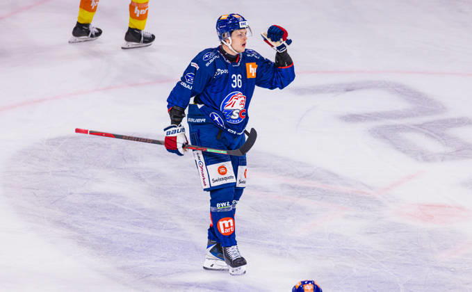 Ice Hockey National League Regular Season: ZSC Lions vs. SC Ber Zurich, Switzerland, September 15, 2026. In the 32nd minute, No. 36 Simon Knack celebrates after scoring his second goal of the game to tie the score at 3–3. Copyright: xAndreasxHaasx
