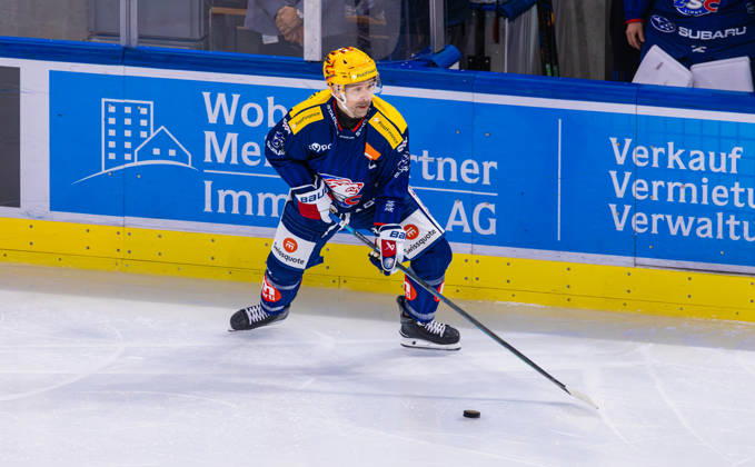 Ice Hockey National League Regular Season: ZSC Lions vs. SC Ber Zurich, Switzerland, September 15, 2026. 4. Patrick Geering, ZSC Lions defenseman, with the puck Copyright: xAndreasxHaasx