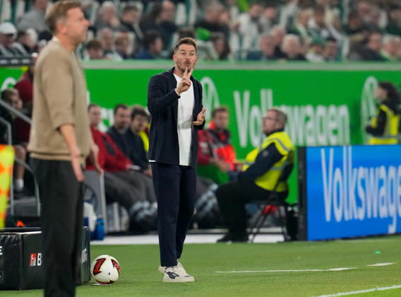 Tobias Strobl, VfL Wolfsburg head coach, gesturing (GER), VfL Wolfsburg vs. SV Darmstadt 98, 2. Bundesliga, Matchday 6, 2026–27 season, Volkswagen Arena, Wolfsburg, September 18, 2026 DFL REGULATIONS PROHIBIT ANY USE OF PHOTOGRAPHS AS IMAGE SEQUENCES AND OR QUASI-VIDEO VfL Wolfsburg vs. SV Darmstadt 98, 2. Bundesliga, Matchday 6, 2026–27 season, September 18, 2026, Wolfsburg Copyright: xEibner-Pressefoto ScottxColemanx EP_SCN