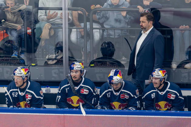 Oliver David, Head Coach, EHC Red Bull Munich (GER), EHC Red Bull Munich vs. Adler Mannheim, Ice Hockey, DEL, 2026–2027 Season, Matchday 1, September 18, 2026. Photo: HMB Media, Franz Feiner Copyright: HMBxMedia FranzxFeiner
