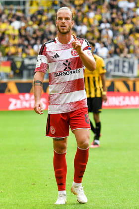 Jorrit Hendrix, Fortuna Düsseldorf, No. 8, giving instructions, gesturing with his arms, cutout, full-body, single frame, action, September 19, 2026, Aachen, Germany, soccer, 3rd Division, TSV Alemannia Aachen vs. Fortuna Düsseldorf, soccer, 3. Liga, TSV Alemannia Aachen vs. Fortuna Düsseldorf, DFB and DFL regulations prohibit any use of photographs as image sequences and or quasi-video xmhx