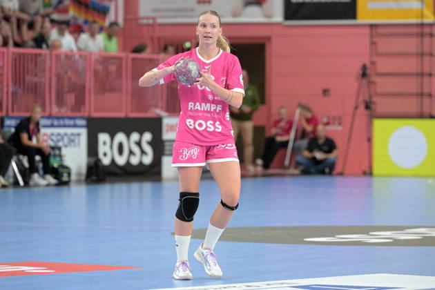 Charlotte Cholevova, TusSies Metzingen, 96 on the Ball: TusSies Metzingen vs. Thueringer HC, Handball, Alsco HBF, Matchday 4, 2026–2027 Season, September 19, 2026 TusSies Metzingen vs. Thueringer HC, Handball, Alsco HBF, Matchday 4, 2026–2027 Season, September 19, 2026 Tübingen Copyright: xEibner-Pressefotox EP_TBR