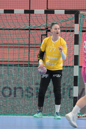Sara Suba of TusSies Metzingen, No. 77 in goal, celebrates after making a save. TusSies Metzingen vs. Thueringer HC, Handball, Alsco HBF, Matchday 4, 2026–2027 Season, September 19, 2026: TusSies Metzingen vs. Thueringer HC, Handball, Alsco HBF, Matchday 4, 2026–2027 Season, September 19, 2026, Tübingen Copyright: xEibner-Pressefotox EP_TBR