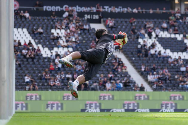 Mio Backhaus, SC Freiburg, No. 1 on the Ball, Germany, Soccer, Bundesliga 1, Matchday 4, 2026–2027, Eintracht Frankfurt vs. SC Freiburg, September 19, 2026, Deutsche Bank Park, Frankfurt, Hesse, Germany Copyright: xArnexAmbergx