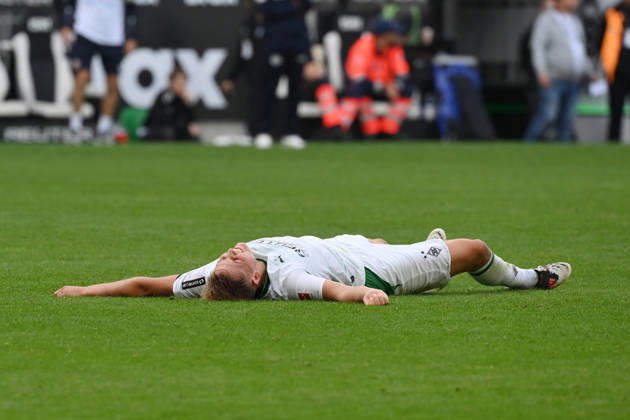 Jan Leszczynski, Borussia Mönchengladbach, on the ground, September 19, 2026; Soccer, Bundesliga 1, 2026–2027 season, Matchday 4, Borussia Mönchengladbach 1, FSV Mainz 05 3–4. DFL regulations prohibit any use of photographs as image sequences and or quasi-video. Mönchengladbach, Borussia Park, North Rhine-Westphalia, Germany Team2