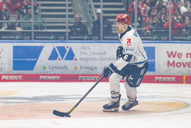 Alexander Peters 6, Schwenninger Wild Wings, during the game between the Augsburger Panther and the Schwenninger Wild Wings, ice hockey, men s, DEL, 2026–2027, Matchday 2 on September 20, 2026, in Augsburg, Curt Frenzel Stadium, Bavaria, Germany