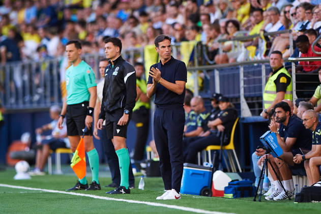 Head coach Inigo Perez of Villarreal CF during the LaLiga EA Sports match between Villarreal CF and Levante UD at Estadio de la Ceramica on September 20, 2026, in Villarreal, Spain