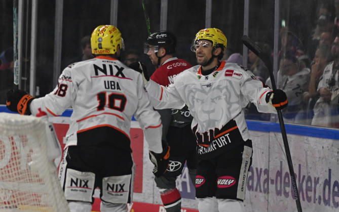 August 9, 2026, xophax, KEC, Ice Hockey, Haie LanxessArena: Kölner Haie vs. Löwen Frankfurt. From left to right: Michael Joyaux (Frankfurt, right) and Eric Jonatha Uba (Frankfurt, left) after scoring the goal that narrowed the score to 1–3. Cologne