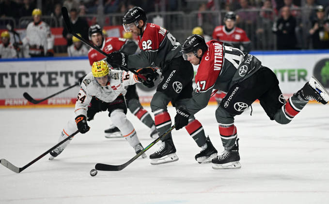 August 9, 2026, xophax, KEC, Ice Hockey, Haie LanxessArena: Kölner Haie vs. Löwen Frankfurt. From left to right: Markus Schweiger (Frankfurt), Marcel Noebels, Veli Matti Vittasmäki (both KEC Cologne)