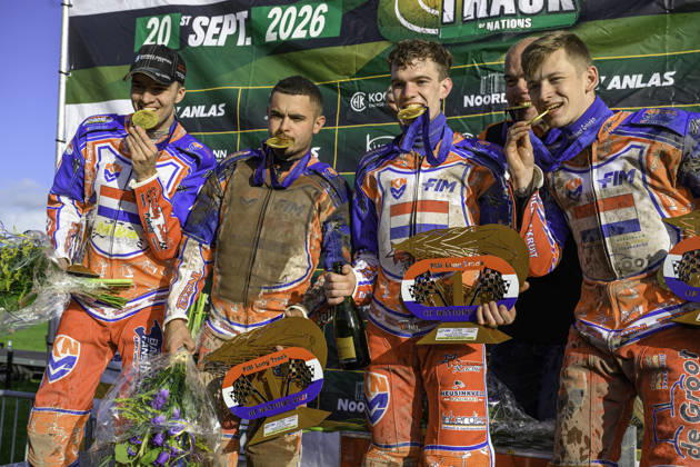 FIM Long Track of Nations 2026 Mika Meijer, Romano Hummel, Dave Meijerink, Patrick Roth, team manager, and William Kruit pose as Netherlands champions during the FIM Long Track of Nations 2026 at the Speed Centre Roden in the Netherlands on September 20, 2026. Roden Drenthe Netherlands  Copyright: xMIxNewsx originalFilename:fletcher-fimlongt260920_nprq1.jpg