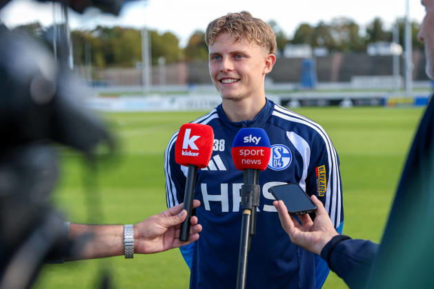 September 23, 2026, Soccer, FC Schalke 04 Training Session: Interview with Luca Vozar, FC Schalke 04, Gelsenkirchen, FC Schalke 04 Training Facility, North Rhine-Westphalia, Germany, xRHR PHOTO YYx Copyright: RHR-FOTOx RHR-FOTO YY
