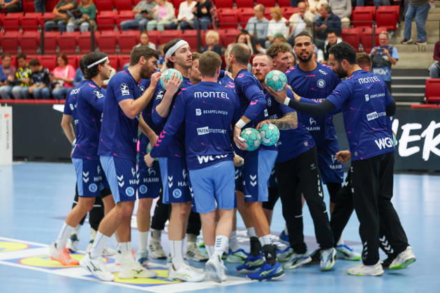 The TVB Stuttgart team before the game: GER, TVB Stuttgart vs. HC Erlangen, handball, DHB Cup, Matchday 2, 2026–2027 season, September 24, 2026, GER, TVB Stuttgart vs. HC Erlangen, Handball, DHB Cup, Matchday 2, 2026–2027 season, September 24, 2026, Stuttgart Copyright: xEibner-Pressefoto SoerenxHerwegx EP_SHG