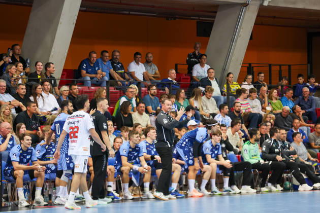 Misha Kaufmann, TVB Stuttgart coach, gives tactical instructions; GER, TVB Stuttgart vs. HC Erlangen, handball, DHB Cup, Matchday 2, 2026–2027 season, September 24, 2026 GER, TVB Stuttgart vs. HC Erlangen, Handball, DHB Cup, Matchday 2, 2026–2027 season, September 24, 2026 Stuttgart Copyright: xEibner-Pressefoto SoerenxHerwegx EP_SHG