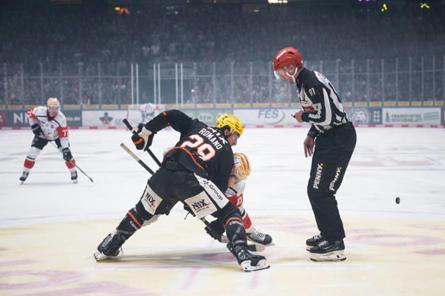 Anthony Romano Loewen Frankfurt, 29 GER, Loewen Frankfurt vs. Nuremberg Ice Tigers, ice hockey, Penny DEL, Matchday 3, 2026–2027 season, September 25, 2026 Eibner Press Photo Attila Ziga GER, Loewen Frankfurt vs. Nuremberg Ice Tigers, Ice Hockey, Penny DEL, Matchday 3, 2026–2027 Season, September 25, 2026 Frankfurt Copyright: xEibner-Pressefotox EP_AZA