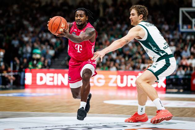 John Michael Wright of Telekom Baskets Bonn goes head-to-head with Marco Hollersbacher of the Gladiators Trier, Action: Vet Concept Gladiators Trier vs. Telekom Baskets Bonn, Basketball, easyCredit BBL, Matchday 2, 2026–2027 Season, September 25, 2026, Vet Concept Gladiators Trier vs. Telekom Baskets Bonn, Basketball, easyCredit BBL, Matchday 2, 2026–2027 Season, September 25, 2026 Copyright: xEibnerxPressefotox EP_ANS