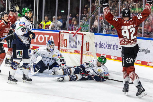 Former Berlin player Marcel Noebel of the Koelner Haie, 92, after scoring the goal that made the score 4–5 in the Koelner Haie vs. Eisbaeren Berlin game, ice hockey, Penny DEL, Matchday 03, 2026–2027, September 25, 2026, Cologne Sharks vs. Eisbären Berlin, ice hockey, Penny DEL, Matchday 03, 2026–2027, September 25, 2026, Cologne Copyright: xEibner-Pressefoto GerhardxWingenderx EP_GWR