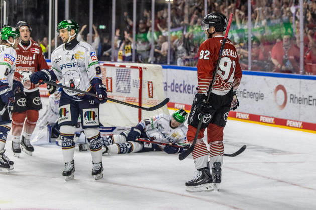 Former Berlin player Marcel Noebel of the Koelner Haie, 92, after scoring the goal that made the score 4–5 in the Koelner Haie vs. Eisbaeren Berlin game, ice hockey, Penny DEL, Matchday 03, 2026–2027, September 25, 2026, Kölner Haie vs. Eisbären Berlin, ice hockey, Penny DEL, Matchday 03, 2026–2027, September 25, 2026, Cologne Copyright: xEibner-Pressefoto GerhardxWingenderx EP_GWR