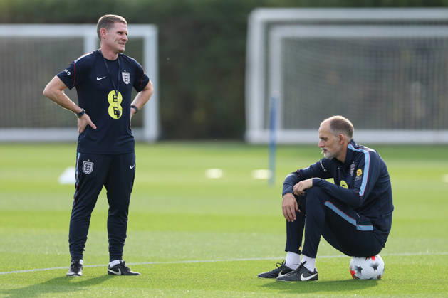 England MD-1 Training, Nations League Thomas Tuchel, Manager of England, talks to Anthony Barry, Assistant Head Coach of England during the England MD-1 training session ahead of the 2026 27 UEFA Nations League Group A3 match vs Spain, Tottenham Hotspur Training Ground, Enfield, England on 25 September 2026 Credit: Tiego Grenho Every Second Media Editorial use only. All images are copyright Every Second Media Limited. No images may be reproduced without prior permission. Copyright: xIMAGO EveryxSecondxMediax ESM-2188-0054 TiegoxGrenhox xEveryxSecondxMediax