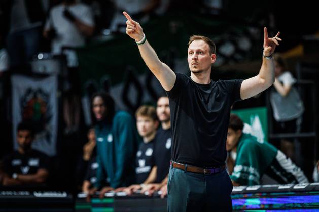 Jacques Schneider, head coach of the Gladiators Trier, on the sidelines; emotions, gestures, body language, facial expressions; cutout image: Vet Concept Gladiators Trier vs. Science City Jena, basketball, easyCredit BBL, Matchday 2, 2026–2027 season, September 27, 2026, Vet Concept Gladiators Trier vs. Science City Jena, basketball, easyCredit BBL, Matchday 2, 2026–2027 season, September 27, 2026 Copyright: xEibnerxPressefotox EP_ANS