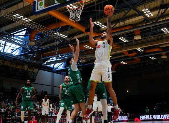 Collin Metcalf, Medikamente per Klick Bayreuth, No. 45, shoots for the basket (GER), EPG Baskets Koblenz vs. Medikamente per Klick Bayreuth, Barmer 2 Basketball Bundesliga, ProA, Matchday 1, 2026–27 Season, EPG Arena, Koblenz, September 27, 2026 EPG Baskets Koblenz vs. Medikamente per Klick Bayreuth, ProA, Matchday 1, 2026–27 Season, September 27, 2026, Koblenz Copyright: xEibner-Pressefoto ScottxColemanx EP_SCN