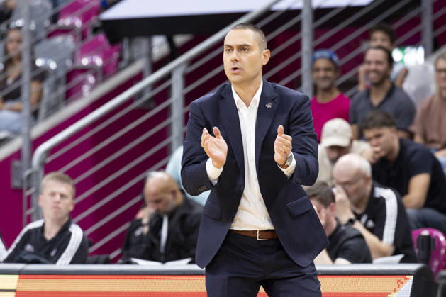 Head Coach Marko STANKOVIC BON, cheering on his team, clapping, focused; final score 77–72, Basketball 1st Bundesliga: Telekom Baskets Bonn vs. Syntainics MBC from Weißenfeld, BON vs. MBC, regular season, Matchday 3, at the TELEKOM DOME, on September 27, 2026, Â